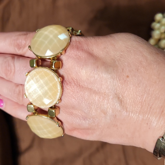 JEWELRY BUNDLE 4 pairs of earrings an4 bracelets.  New York & Co and marleylily - Picture 8 of 9